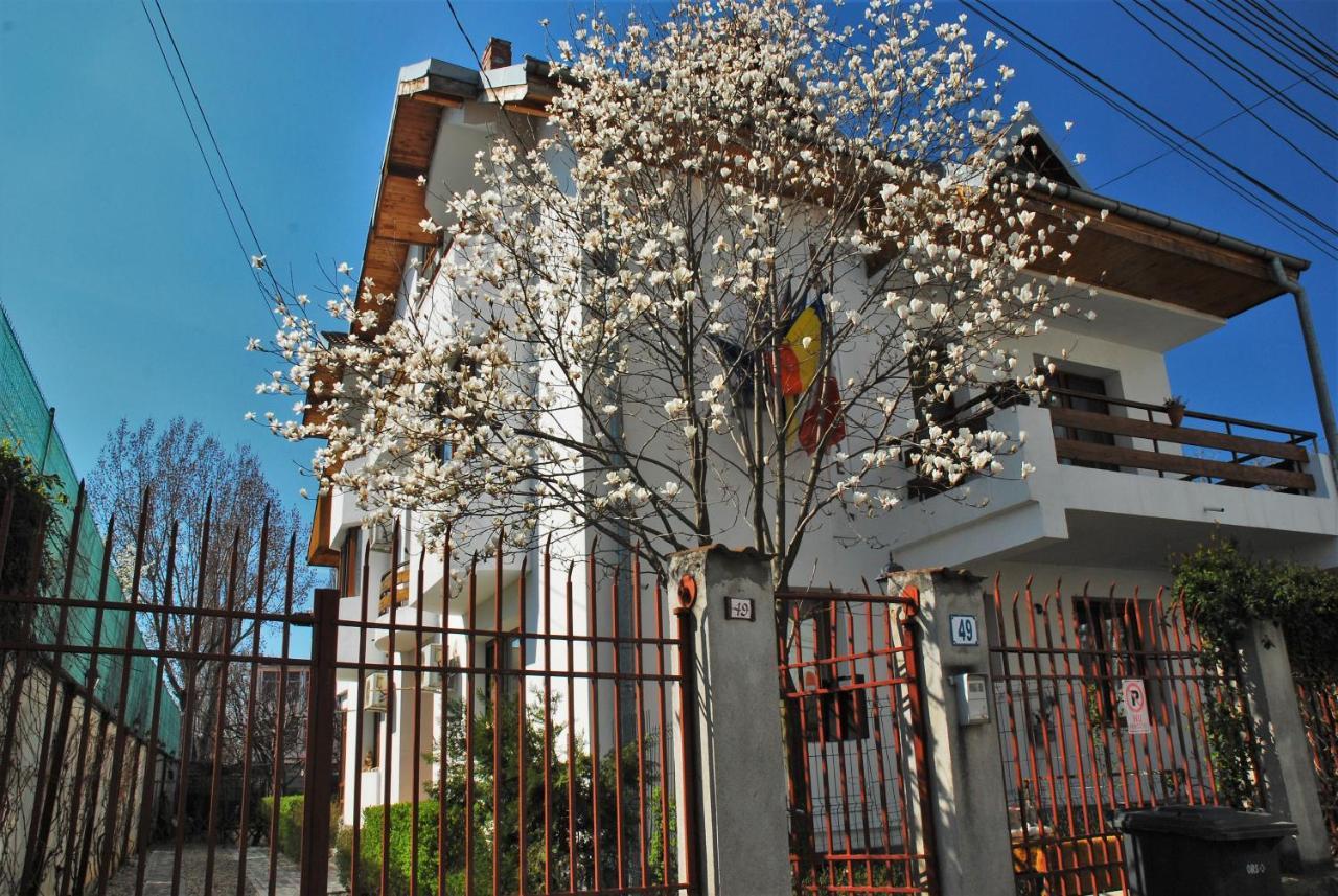 Pension La Noblesse Букурещ Екстериор снимка